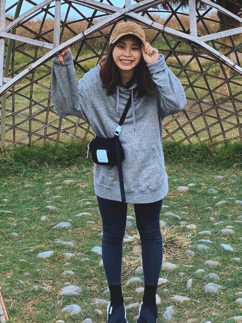 「sporty、girl、Taiwan」｜「UNIQLOのアイテム（トップス、シルバー系）」を使った、陳小鹿さん（レディース・158cm）の春コーディネートの1枚目の写真