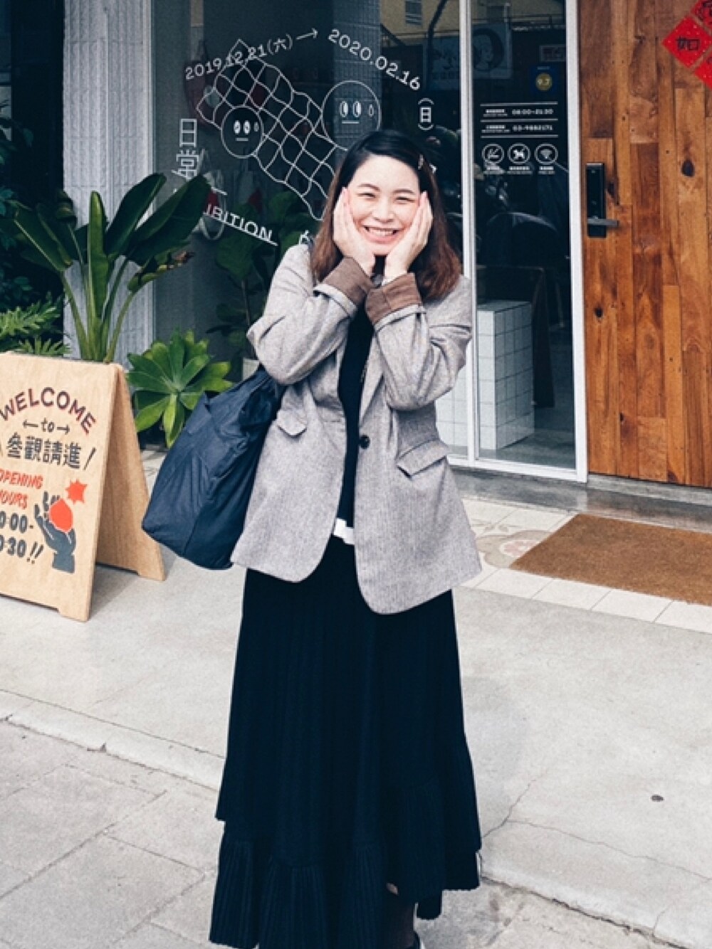 「girl、宜蘭、溫泉」｜「MEIER.Qのアイテム（フォーマルスーツ/小物、ブラウン系）」を使った、陳小鹿さん（レディース・158cm）の春コーディネートの1枚目の写真
