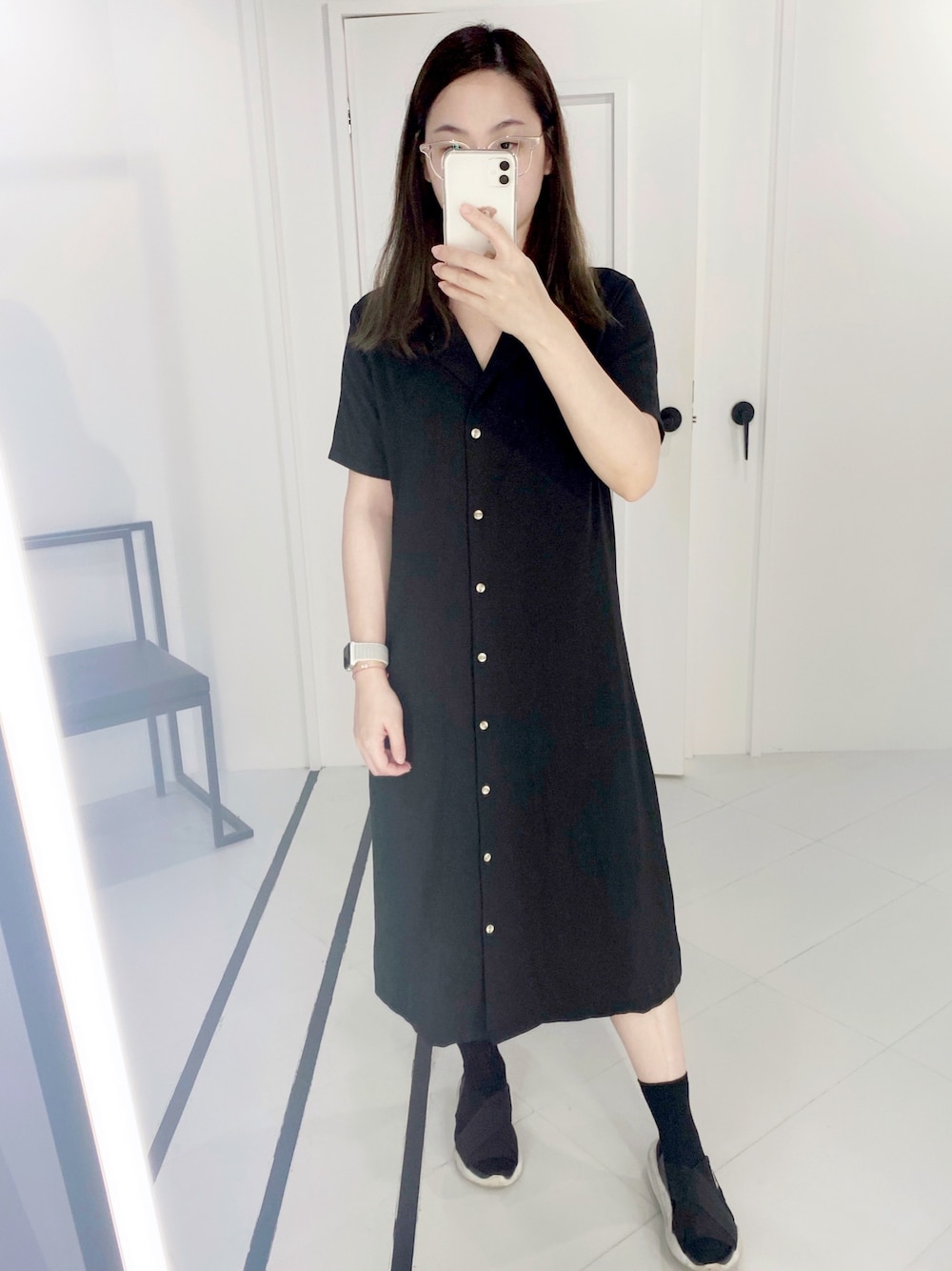 「summer、girl、dress、black、CHILL」｜「YOHOのアイテム（ワンピース/ドレス、ブラック系）」を使った、陳小鹿さん（レディース・158cm）の夏コーディネートの1枚目の写真