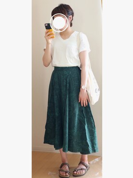 サンダル ブラウン系 を使った 緑スカート の人気ファッションコーディネート 季節 6月 8月 Wear