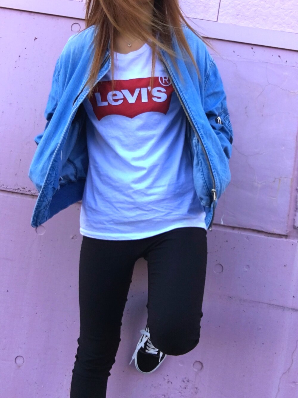 「休日スタイル、カジュアル、シンプルコーデ、VANS、Right-on、Levi's」｜「Levi'sのアイテム（Tシャツ/カットソー、ホワイト系）」を使った、arrrrさん（レディース・161cm）の春コーディネートの1枚目の写真