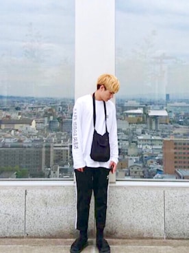 「袖プリント」｜「アイテム（サンダル）」を使った、Kevin.Cさん（メンズ・173cm）の春コーディネート