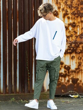 「improves（インプローブス）のアイテム（カーゴパンツ）」を使った、improves_officialさん（メンズ・180cm）の秋コーディネート