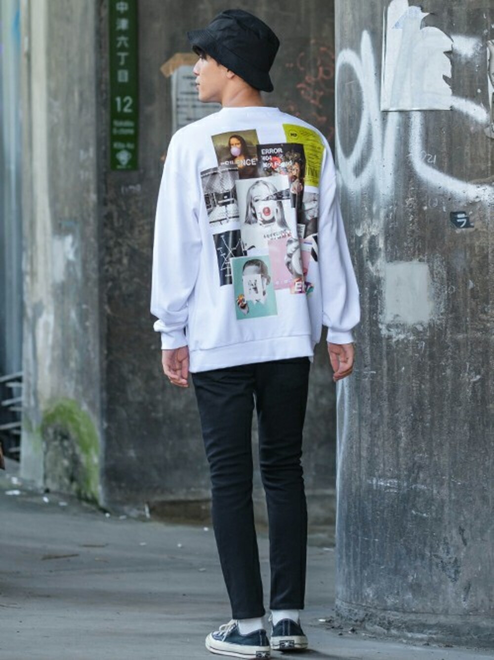 「コンバース、スキニー、ストリート、トレーナー、オーバーサイズ、KANGOL、バックプリント、韓国ファッション、おしゃれさんと繋がりたい、improves」｜「improvesのバック フォトコラージュ プリント ビッグシルエット 裏毛スウェット 長袖 トレーナー（スウェット、ホワイト系）」を使った、improves_officialさん（メンズ・178cm）の秋コーディネートの1枚目の写真
