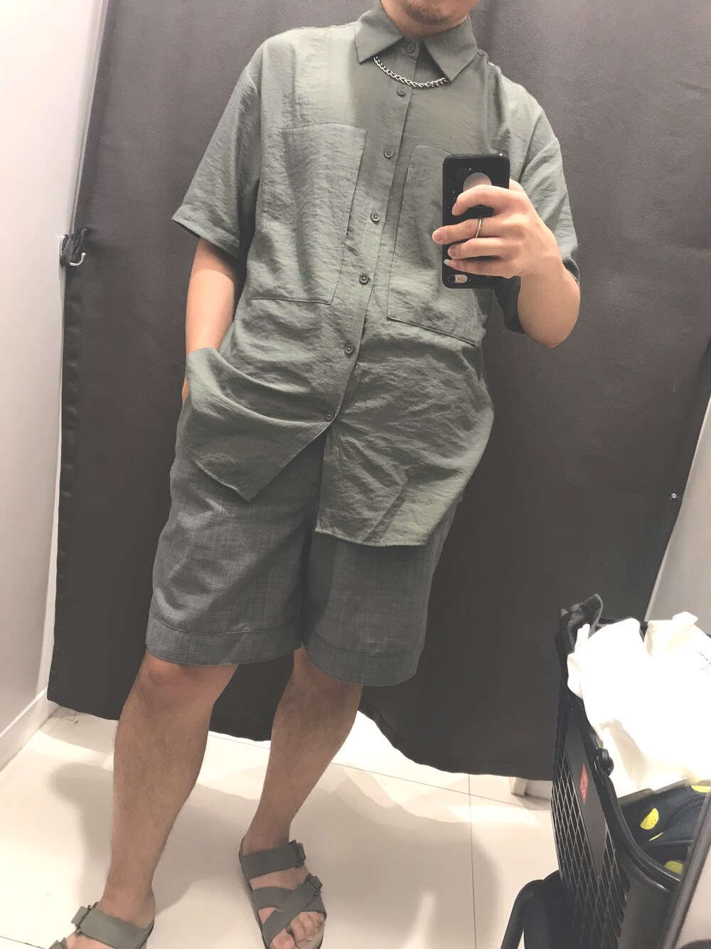 「夏、休闲、oversize」｜「URBAN RESEARCHのアイテム（シャツ/ブラウス、グリーン系）」を使った、adonis贝贝さん（メンズ・168cm）の夏コーディネートの1枚目の写真