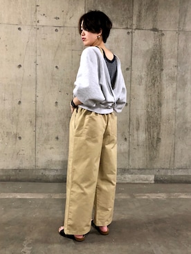 「スエット」｜「アイテム（サロペット/オーバーオール）」を使った、CHIHIROさん（レディース・161cm）の春コーディネート