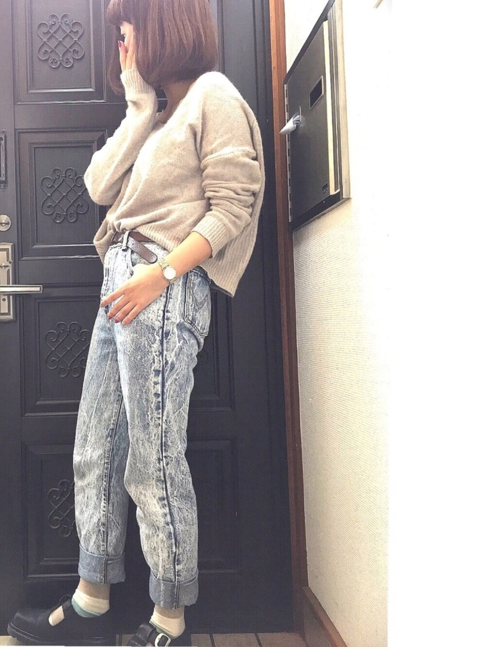「デニム、ニット、マーチン」｜「LUCA/LADY LUCK LUCAのアイテム（ニット/セーター、グレー系）」を使った、ねむいさん（レディース・160cm）の秋コーディネートの1枚目の写真