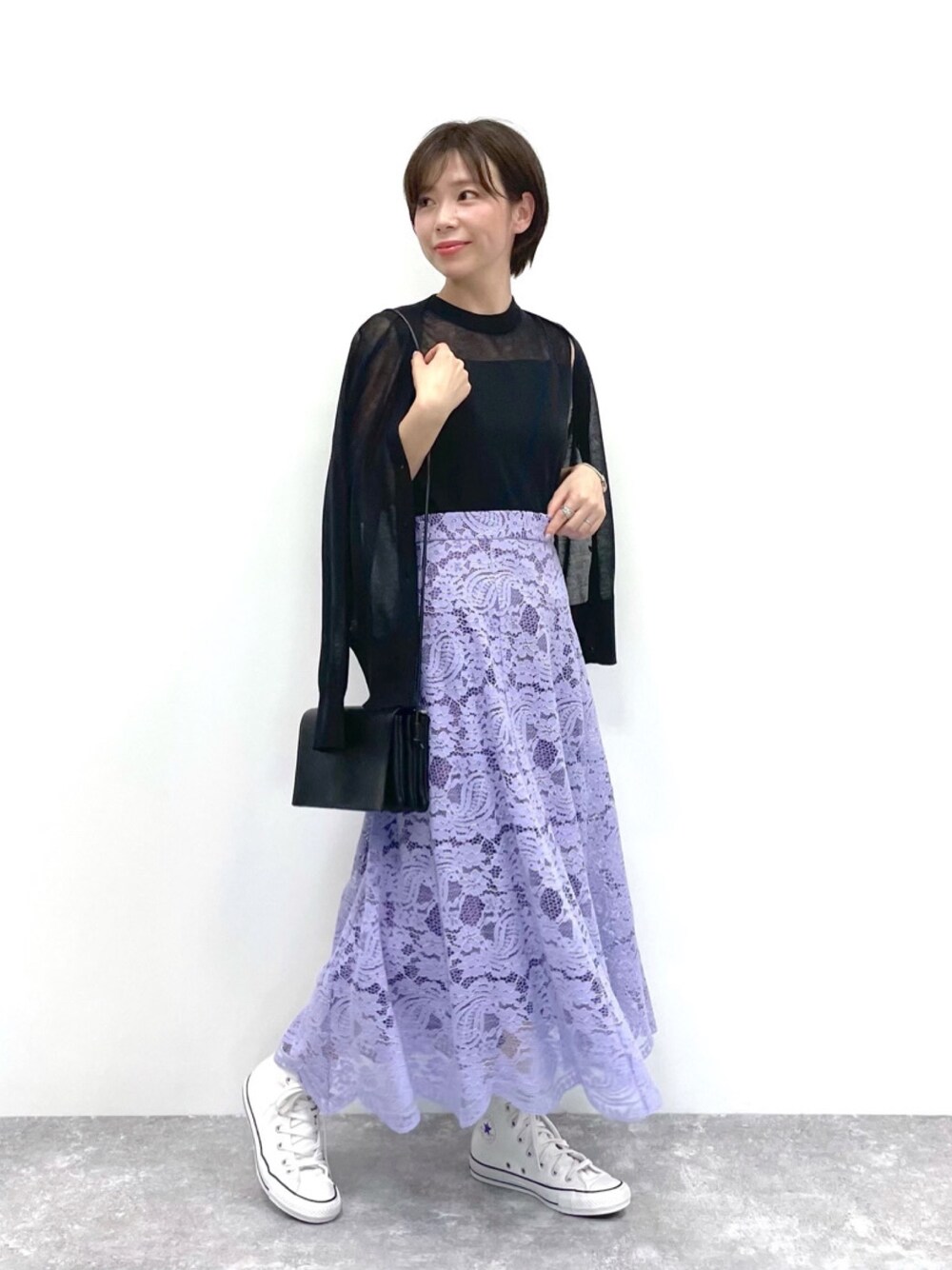 「オトナカジュアル、アンサンブル、パーソナルカラー、レーススカート、パープル、ブラック、andemiu、低身長、ママコーデ、スニーカー」｜「Andemiuの【パーソナルカラー診断】マイカラーシアー2セットニット932709（アンサンブル、ブラック系）」を使った、manami00716さん（レディース・155cm）の冬コーディネートの1枚目の写真