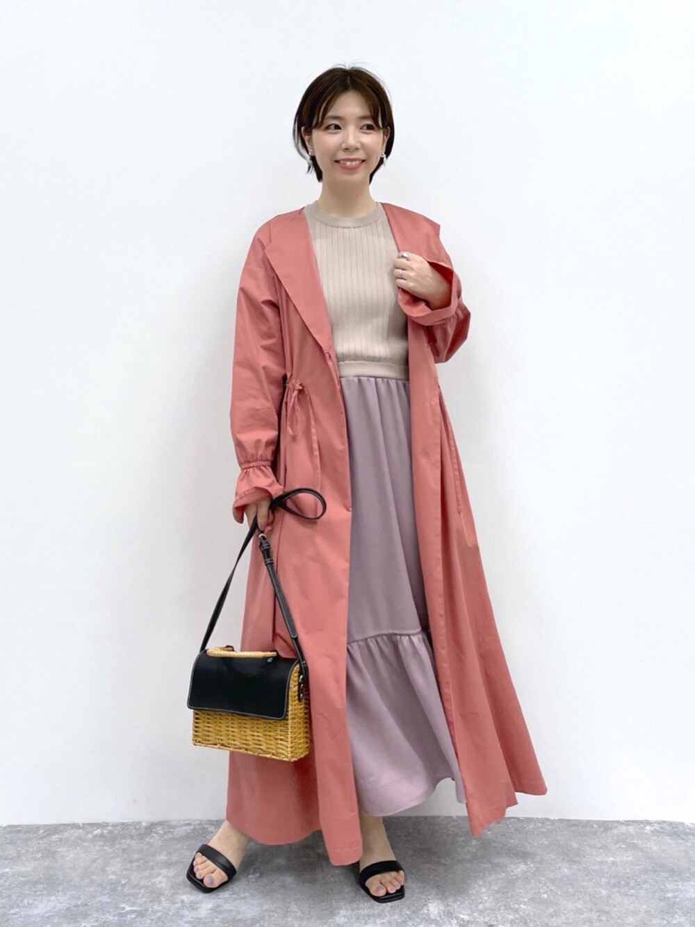 「ootd、大人ガーリー、春コーデ、ワンピース、トレンチコート、大人カジュアル、ワントーンコーデ、andemiu、春コート、低身長」｜「Andemiuの【貴島明日香コラボ】リブニットセットアップ933399（ワンピース、ピンク系）」を使った、manami00716さん（レディース・155cm）の春コーディネートの1枚目の写真
