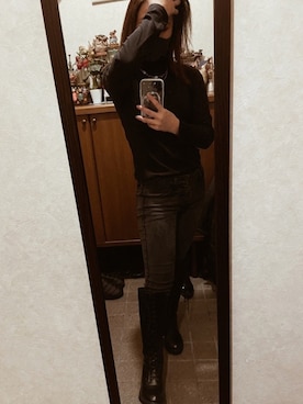 「UNIQLO（ユニクロ）のウルトラストレッチジーンズ（ダメージ）（デニムパンツ、グレー系）」を使った、Kurumiさん（レディース・150cm）の冬コーディネート