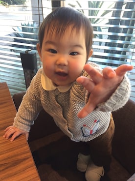 「9ヶ月」｜「アイテム（スニーカー）」を使った、ながしま かんなさん（キッズ・70cm）の冬コーディネート