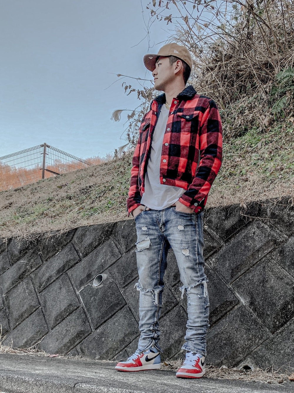 「NEW ERA、mnml、air jordan 1、aj1、Nike、ストリート」｜「mnmlのアイテム（ジャケット/アウター、レッド系）」を使った、SHINNØSUKE∞さん（メンズ・175cm）の冬コーディネートの1枚目の写真