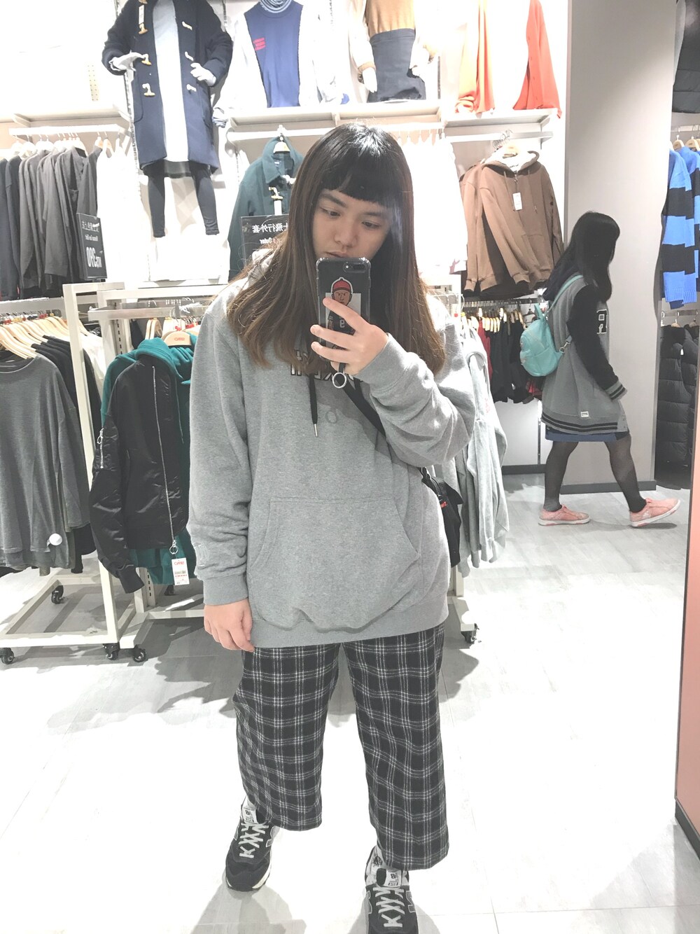 「mjfreshのアイテム（トップス、グレー系）」を使った、ななみさん（レディース・165cm）の冬コーディネートの1枚目の写真