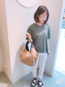 「白スキニー」｜りさかわさん（レディース・163cm）の春コーディネート