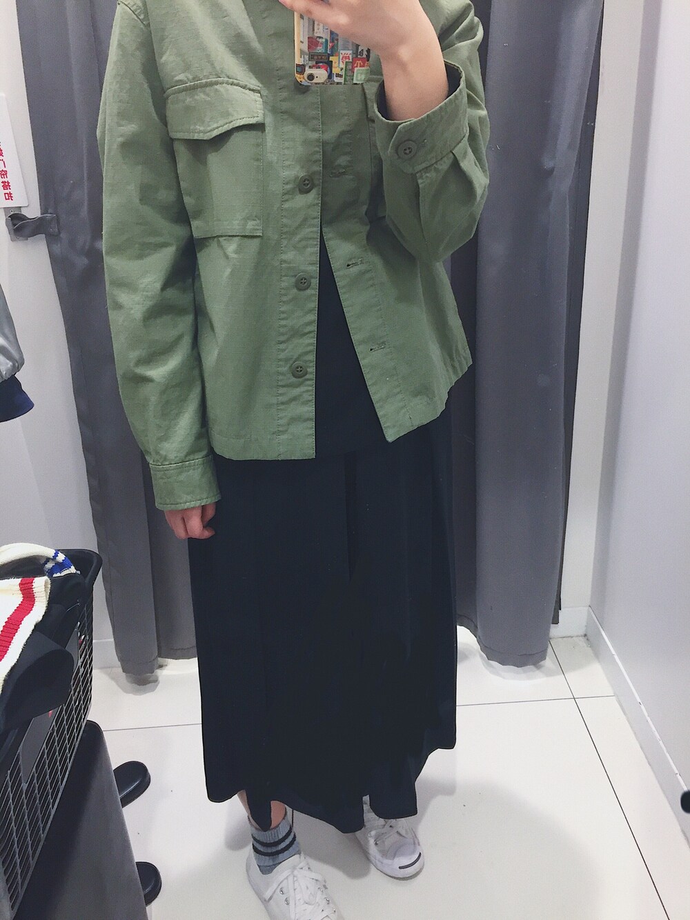 「UNIQLOのアイテム（その他パンツ、ブラック系）」を使った、CCさん（レディース・164cm）の冬コーディネートの1枚目の写真