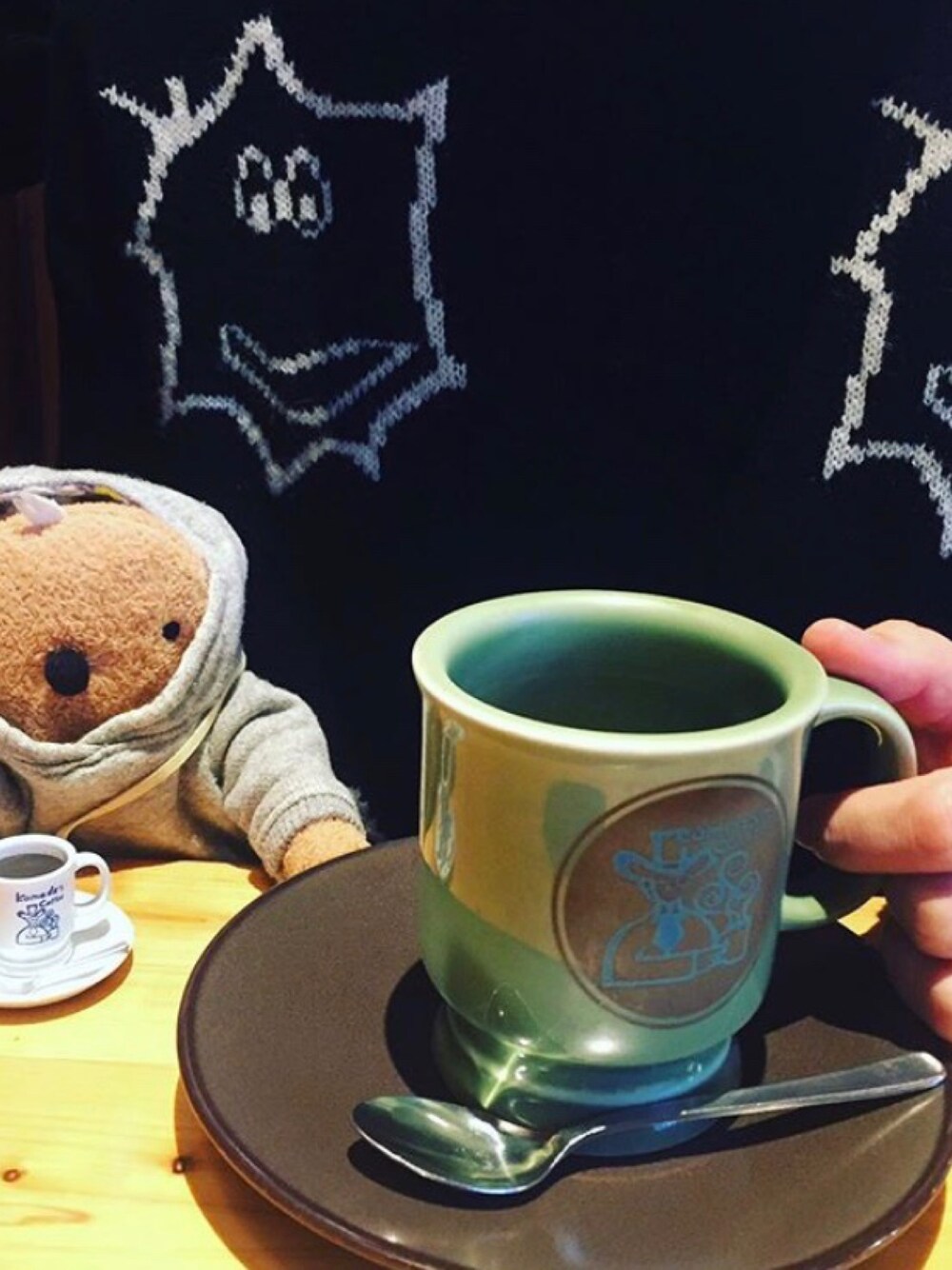 「PAR ICIのPAR ICI × 平山 昌尚 静電気のパチパチ君 インターシャニットプルオーバー（ニット/セーター、ブラック系）」を使った、yu1978さん（レディース・162cm）の夏コーディネートの1枚目の写真