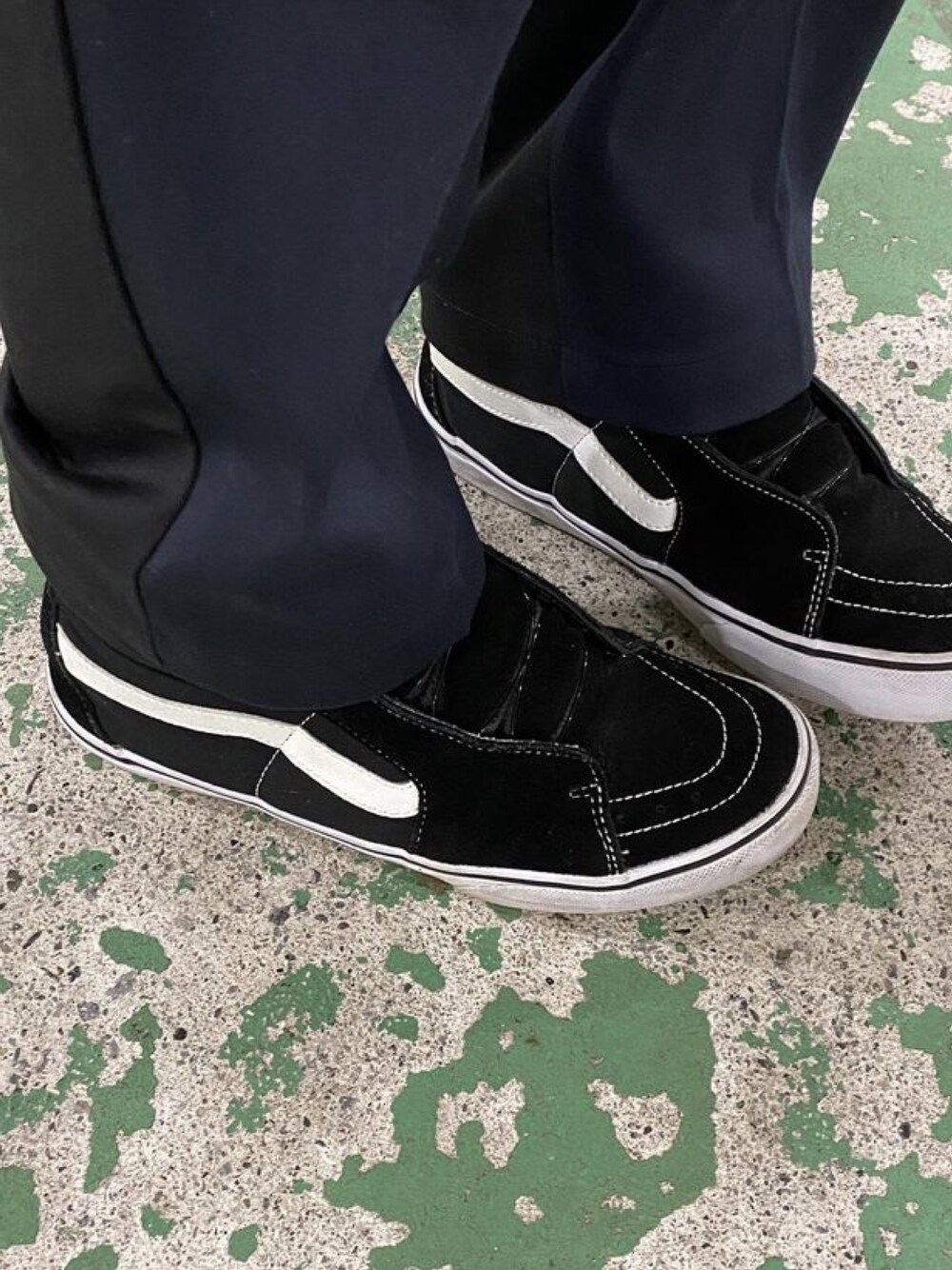 「AlexanderLeeChangのAlexanderLeeChang / アレキサンダーリーチャン SK8 PANTS 18（チノパンツ、ブラック系）」を使った、yu1978さん（レディース・162cm）の春コーディネートの1枚目の写真