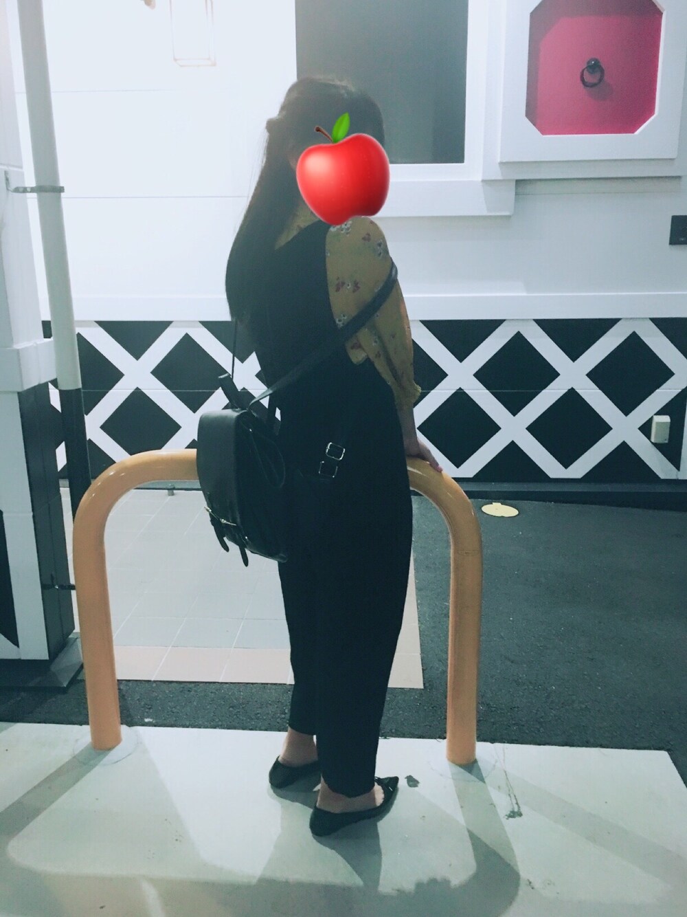 「秋のコーデ、休日コーデ」｜「WEGOのアイテム（つなぎ/オールインワン、ブラック系）」を使った、さきさん（レディース・157cm）の秋コーディネートの1枚目の写真