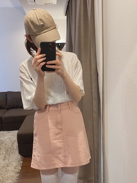 「ミニスカート」｜「アイテム（Tシャツ/カットソー、ホワイト系）」を使った、橋下美好さん（レディース・160cm）の春コーディネート