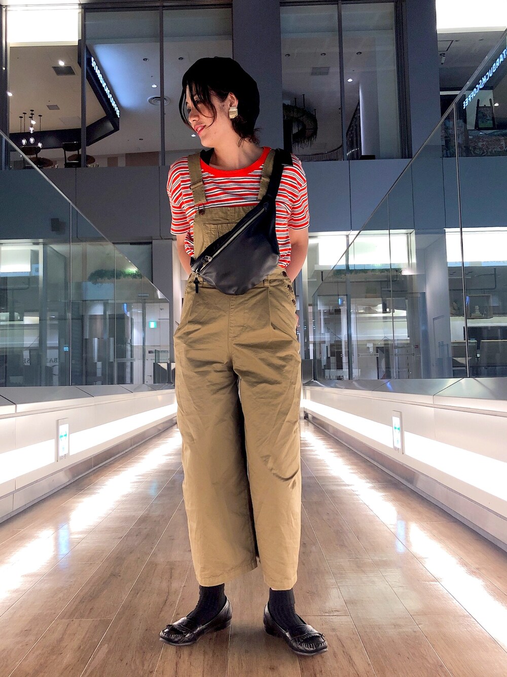 「夏だ！Tシャツ着よう！、ゆるコーデ、カジュアル、大人カジュアル、ZARA、ワーク、サロペット、ベージュ、ボーダー、ライトオン(Right-on)」｜「BACK NUMBERのアイテム（オールインワン・サロペット、ベージュ系）」を使った、tachanさん（レディース・165cm）の夏コーディネートの1枚目の写真