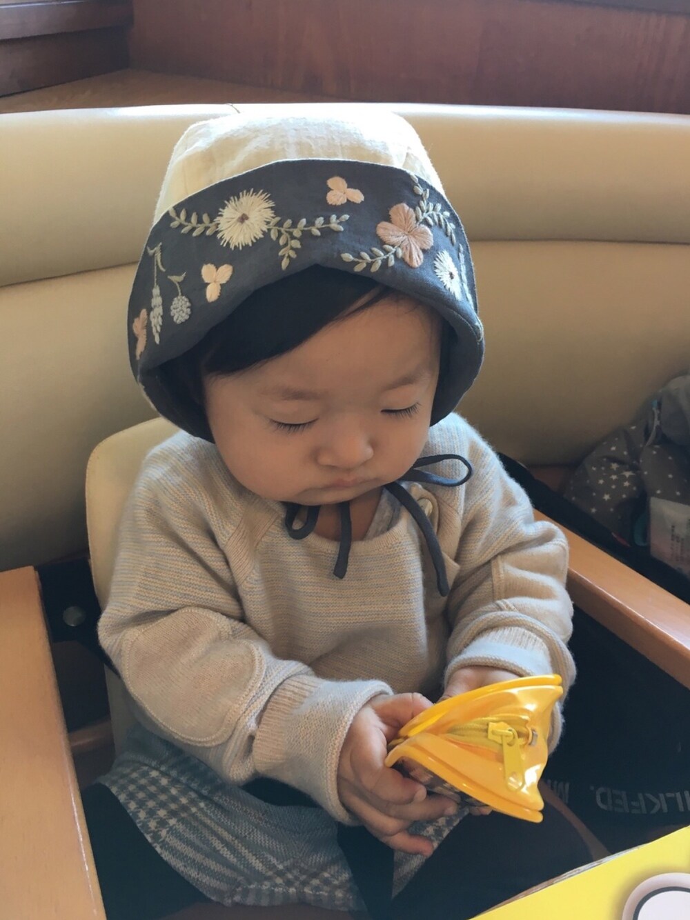 「男の子コーデ、1歳児、Malvi、マルビー、パズロドリゲス、ブルマ、チェック、ボーダー、手刺繍ボンネット」｜「PAZ RODRIGUEZの【PAZ RODRIGUEZ/パズ ロドリゲス】チェック柄ショートパンツ（その他パンツ、ブルー系）」を使った、弓月さん（キッズ・70cm）の冬コーディネートの1枚目の写真