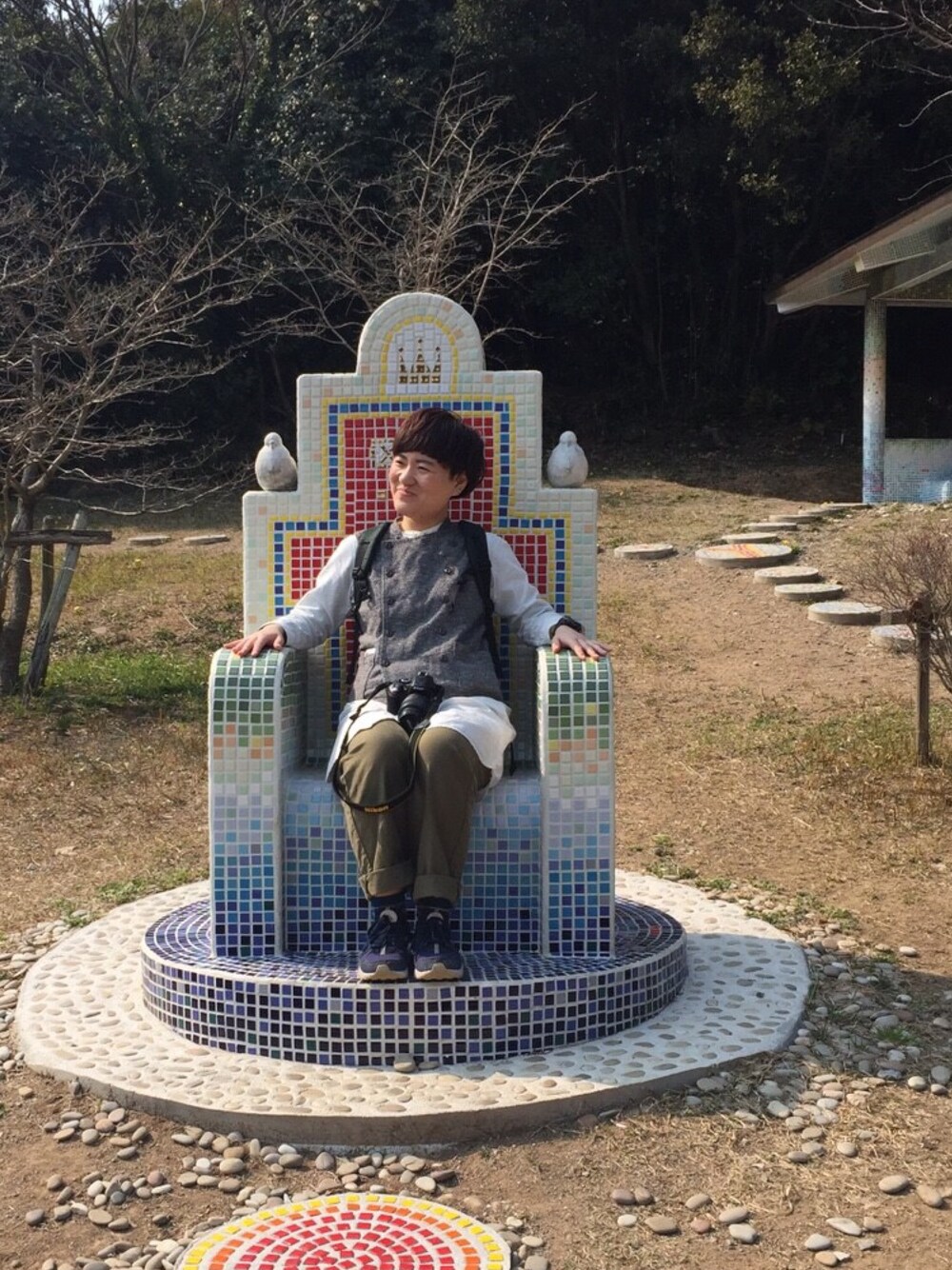 「佐久島」｜「NIKEのアイテム（スニーカー、ブルー系）」を使った、yukaさん（レディース・164cm）の春コーディネートの1枚目の写真