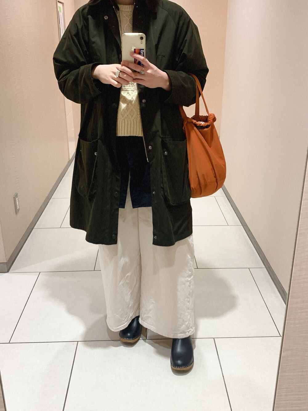 「BEAMS BOYのBarbour × BEAMS BOY / 別注 Balvenie Jacket（その他アウター、グリーン系）」を使った、yukaさん（レディース・164cm）の冬コーディネートの1枚目の写真