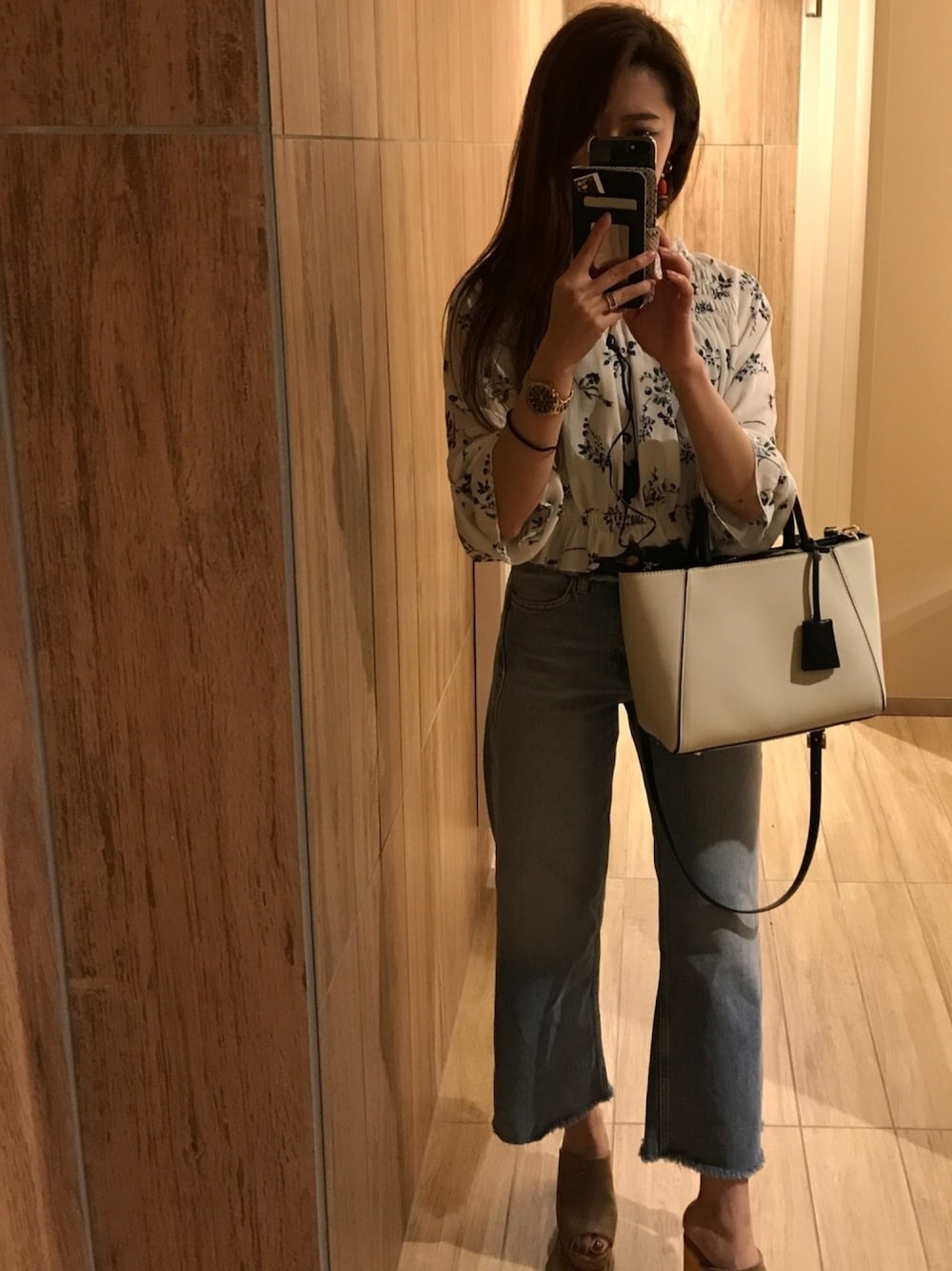「shopping、お買い物、札幌、ワイドデニム、ブラウス、休日スタイル、楽チンコーデ」｜「ZARAのアイテム（デニムパンツ、ブルー系）」を使った、msk.さん（レディース・163cm）の夏コーディネートの1枚目の写真