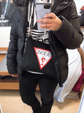 「Guess（ゲス）のアイテム（ショルダーバッグ、ブラック系）」を使った、miruさん（レディース・155cm）の冬コーディネート