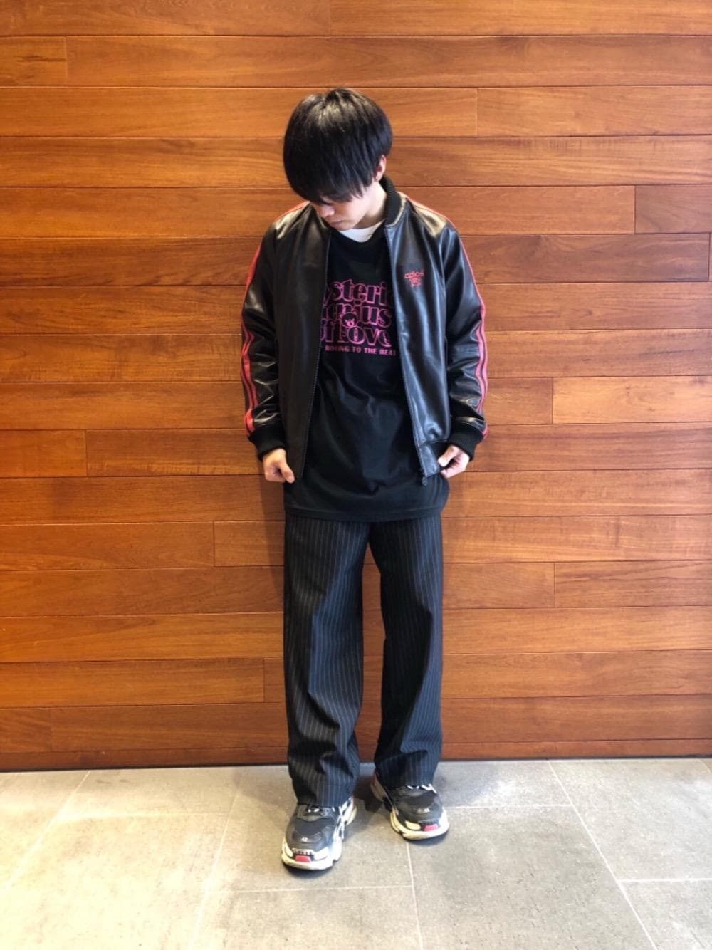 「HYSTERIC GLAMOURのBEAR BEAT ビッグTシャツ（Tシャツ/カットソー、ブラック系）」を使った、らいさん（メンズ・168cm）の秋コーディネートの1枚目の写真