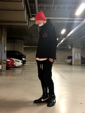 「金髪」｜「アイテム（マウンテンパーカー）」を使った、ümaさん（メンズ・173cm）の冬コーディネート