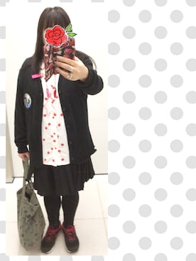 「MILKBOY（ミルクボーイ）のAPPLE シャツ（シャツ/ブラウス）」を使った、奈々さん（レディース・162cm）の冬コーディネート