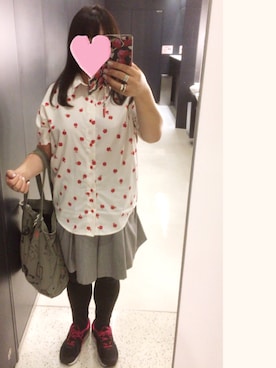 「MILKBOY（ミルクボーイ）のAPPLE シャツ（シャツ/ブラウス）」を使った、奈々さん（レディース・162cm）の夏コーディネート