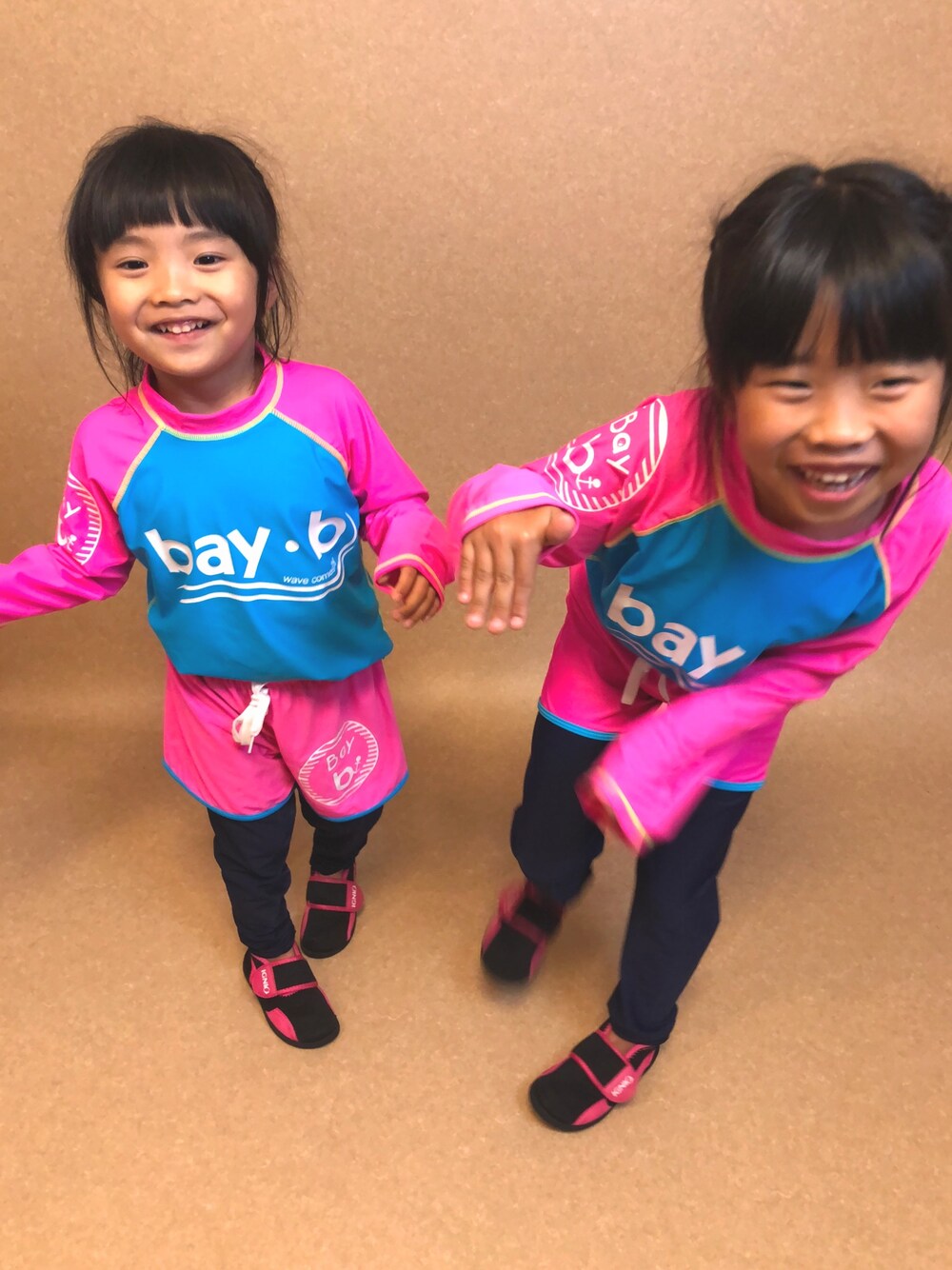 「夏コーデ、姉妹コーデ、川遊び」｜「コストコのアイテム（水着/着物・浴衣、ピンク系）」を使った、Keisukeさん（キッズ・120cm）の夏コーディネートの1枚目の写真