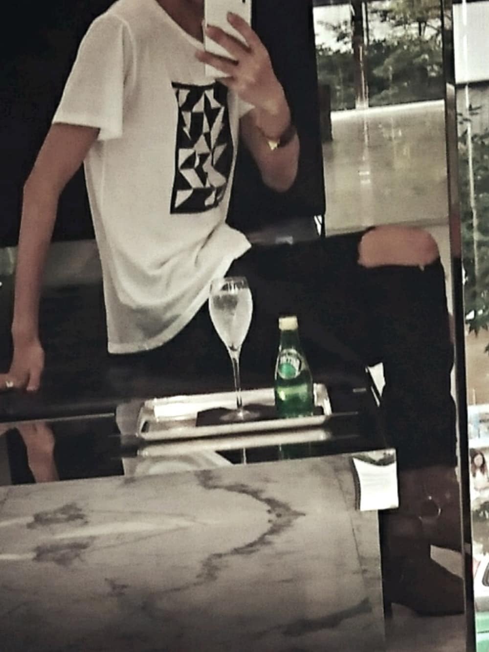 「サンローラン、saint laurent paris、Saint Laurent、クロムハーツ、表参道」｜「SAINT LAURENT PARISのアイテム（デニムパンツ、ブラック系）」を使った、Super Aさん（メンズ・173cm）の春コーディネートの1枚目の写真