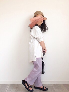 「部屋撮り」｜「アイテム（ニットキャップ/ビーニー）」を使った、mikiさん（キッズ・120cm）の春コーディネート