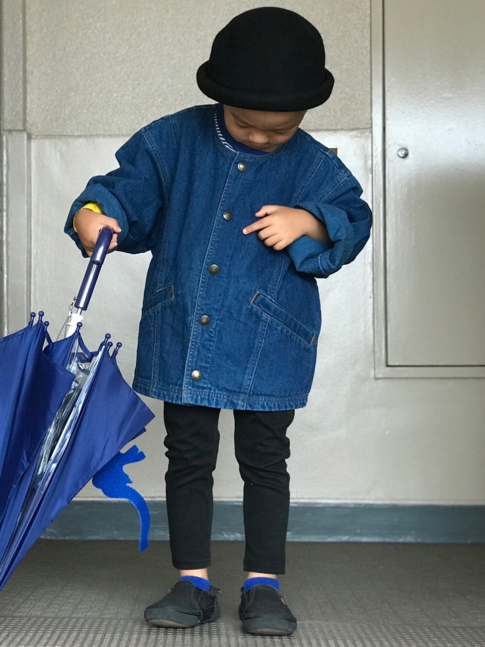 「古着、ティンカーベル、無印良品、VANS、バンズ」｜「古着のアイテム（ハット、ブラック系）」を使った、あぢゃさん（キッズ・90cm）の秋コーディネートの1枚目の写真