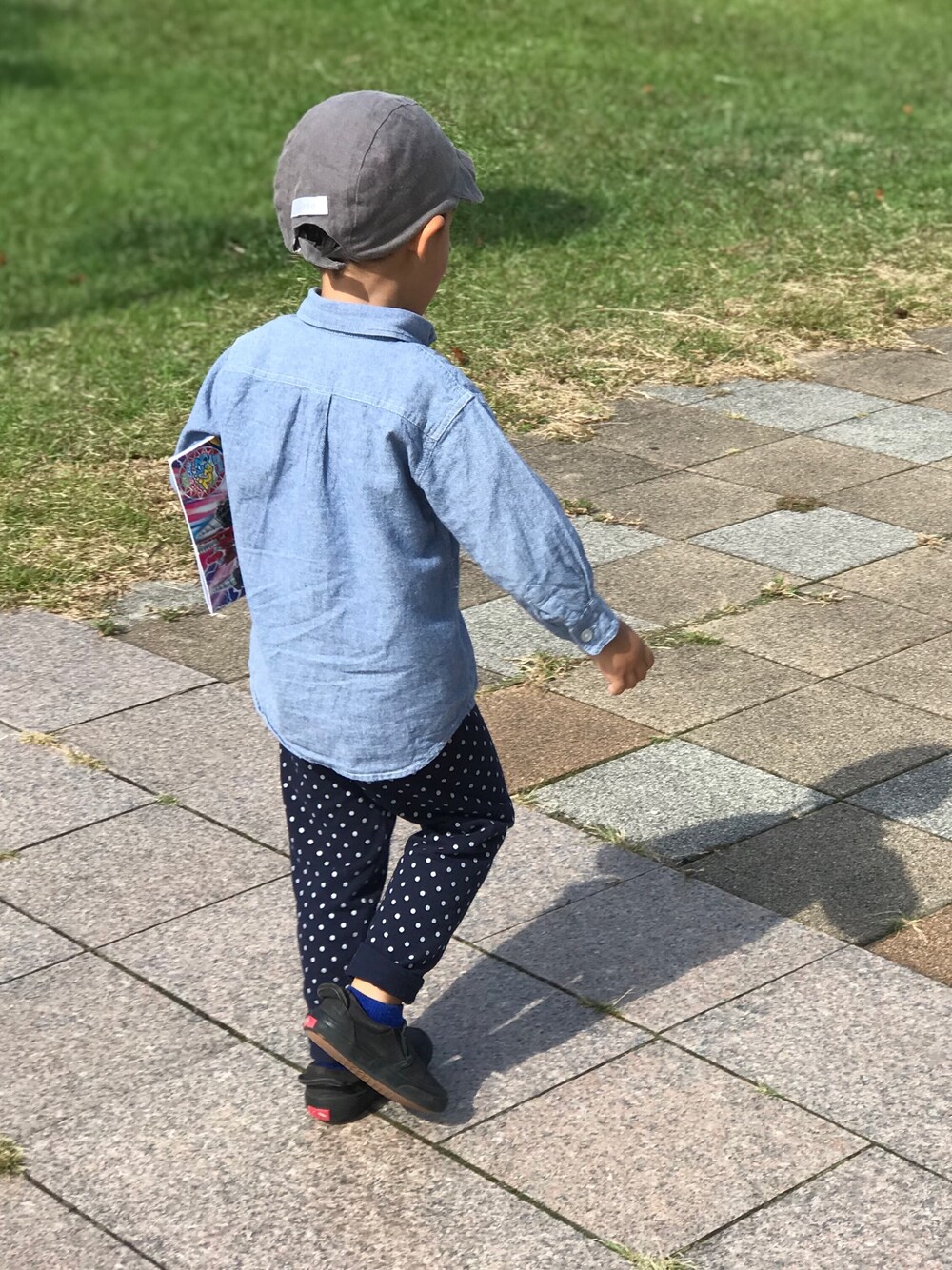 「handmade、ハンドメイド、journal standard、UNIQLO、VANS」｜「itoto(handmade)のアイテム（キャップ、グレー系）」を使った、あぢゃさん（キッズ・90cm）の秋コーディネートの1枚目の写真
