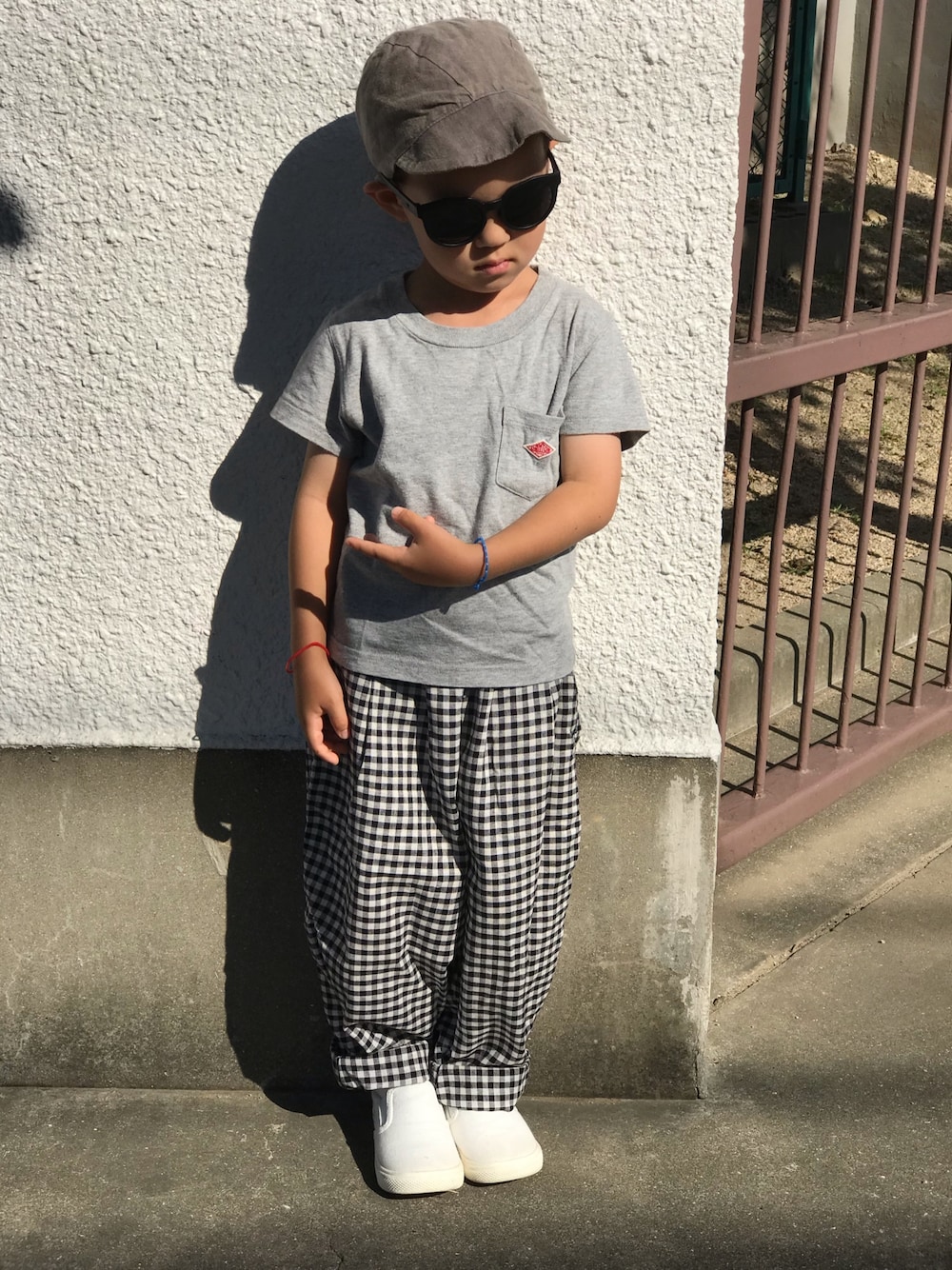 「handmade、ハンドメイド、ダントン、Danton、無印良品、スリッポン、サングラス」｜「itoto(handmade)のアイテム（キャップ、グレー系）」を使った、あぢゃさん（キッズ・90cm）の夏コーディネートの1枚目の写真