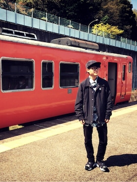 「CHARI&CO（チャリアンドコー）のCHARI&CO for Keith Haring / サイド パネル コーチジャケット（ブルゾン）」を使った、キョインさん（メンズ・165cm）の春コーディネート