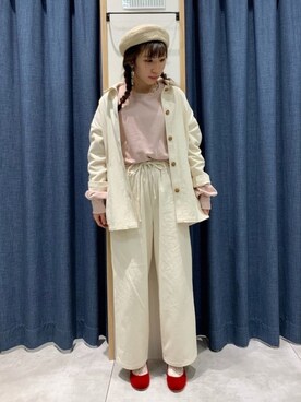 「白コーデ」｜「アイテム（その他アウター）」を使った、さ や か  ☺︎さん（レディース・160cm）の冬コーディネート