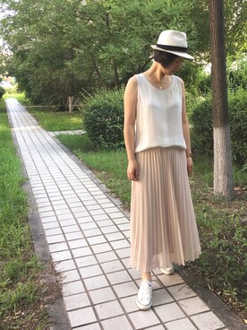 「アイテム（サンバイザー、ホワイト系）」を使った、春日桑拓さん（レディース・170cm）の夏コーディネート