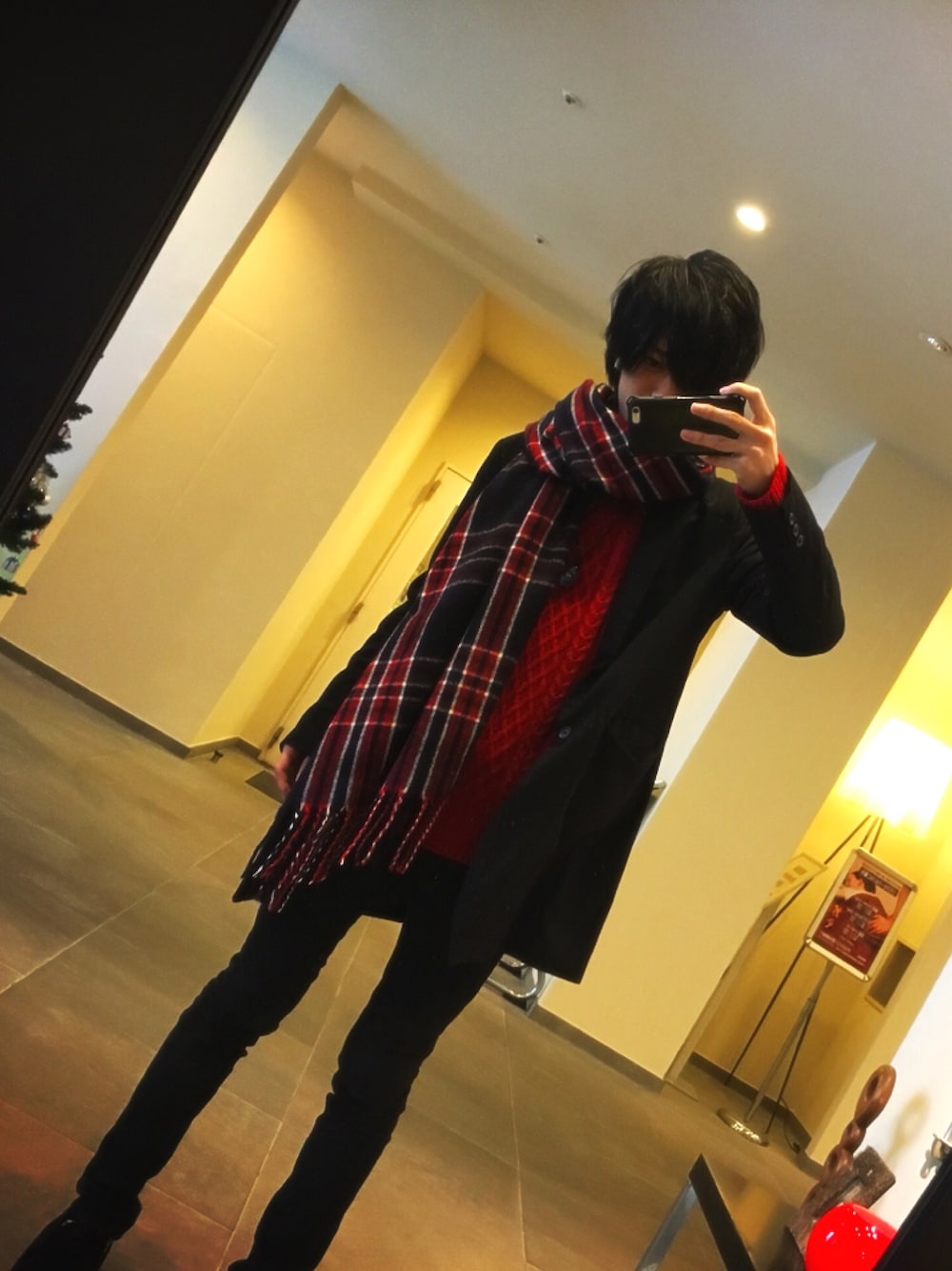 「冬コーデ、大人カジュアル、おしゃれさんと繋がりたい、ブラック、あけましておめでとうございます！、スキニー、大人コーデ、GU」｜「GIORDANOのアイテム（マフラー、その他）」を使った、まなな星人さん（メンズ・170cm）の冬コーディネートの1枚目の写真