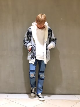 「アイテム（カーディガン/ボレロ、ホワイト系）」を使った、よしきさん（メンズ・173cm）の冬コーディネート