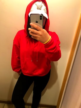 「red」｜「アイテム（スウェット）」を使った、Ackeyさん（レディース・153cm）の春コーディネート