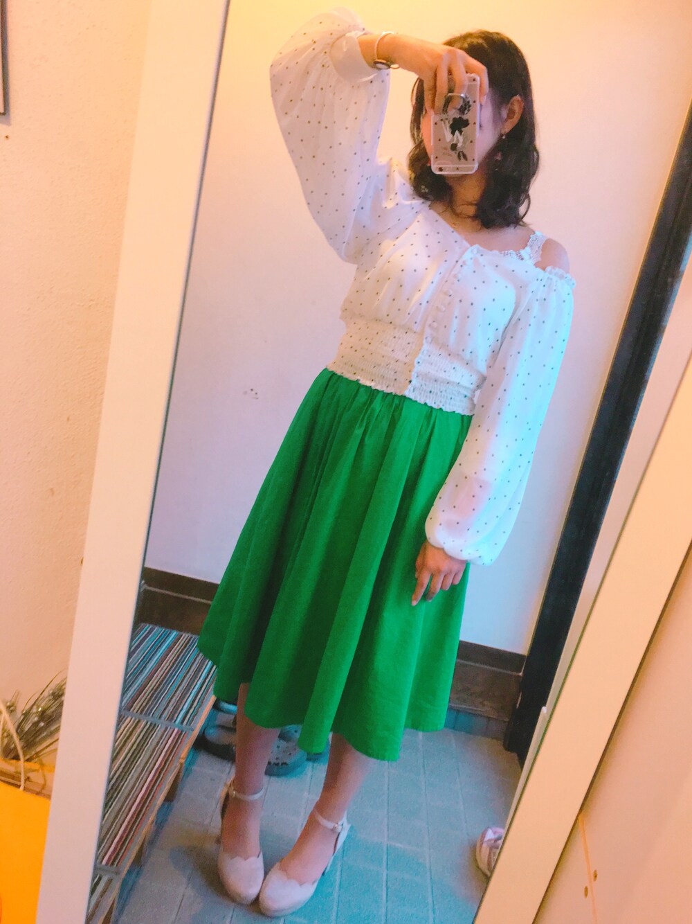 パンプスを使った「緑スカート」の人気ファッションコーディネート - WEAR