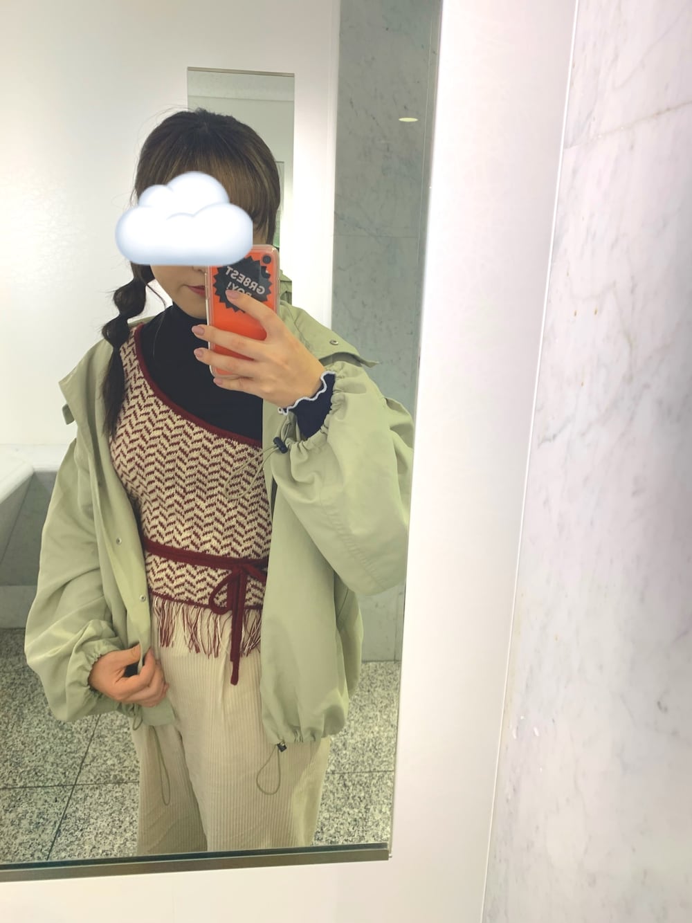「Kastane、LOWRYSFARM、Bershka、大学生」｜「Kastaneのジャガードヘリンボーンワンショルベスト（タンクトップ、レッド系）」を使った、amiさん（レディース・166cm）の秋コーディネートの1枚目の写真