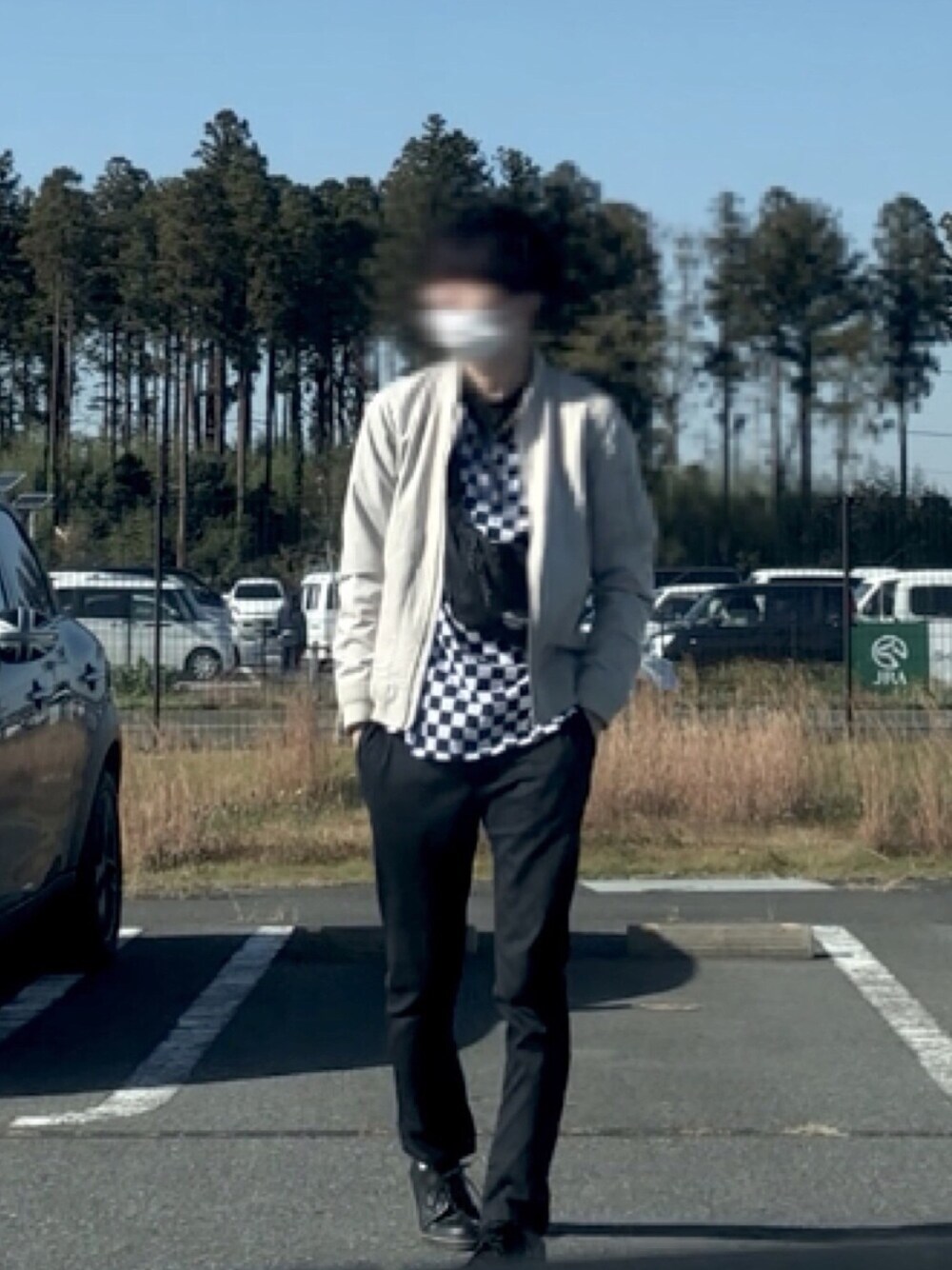 「HARE、MA-1、モノトーン、AGAINST、秋コーデ、シンプル、チェッカーフラッグ」｜「usedのアイテム（Tシャツ/カットソー、ホワイト系）」を使った、Takúhõ∞さん（メンズ・179cm）の秋コーディネートの1枚目の写真