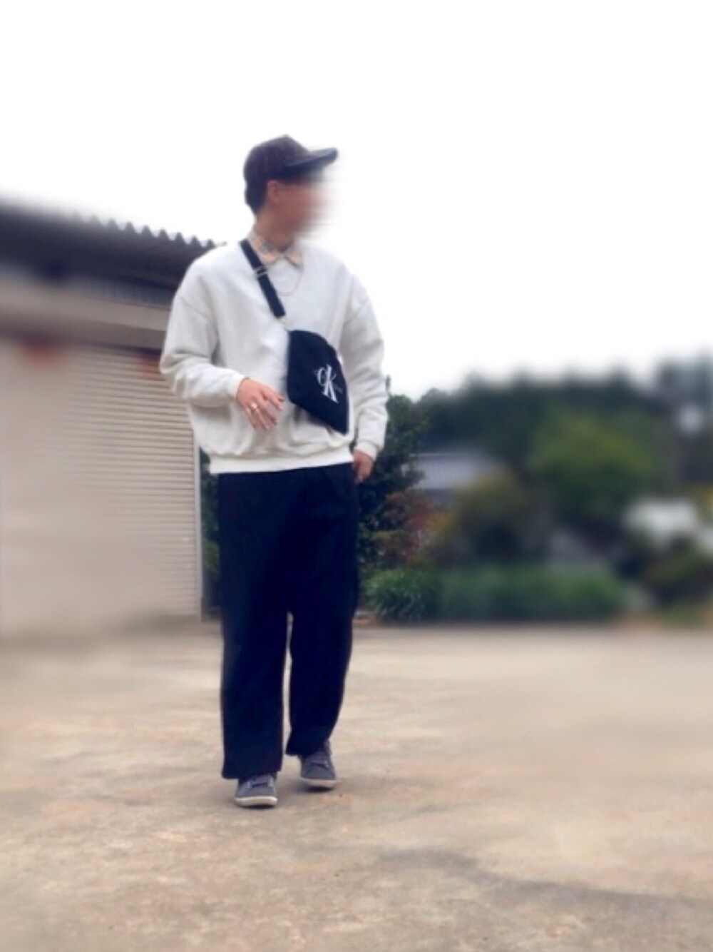 「休日スタイル、シンプルコーデ、FENDI、burberry、レイヤードスタイル、BEAMS、HARE、キャップ、きれいめカジュアル、Calvin Klein」｜「FENDIのアイテム（キャップ、ブラウン系）」を使った、Takúhõ∞さん（メンズ・179cm）の春コーディネートの1枚目の写真