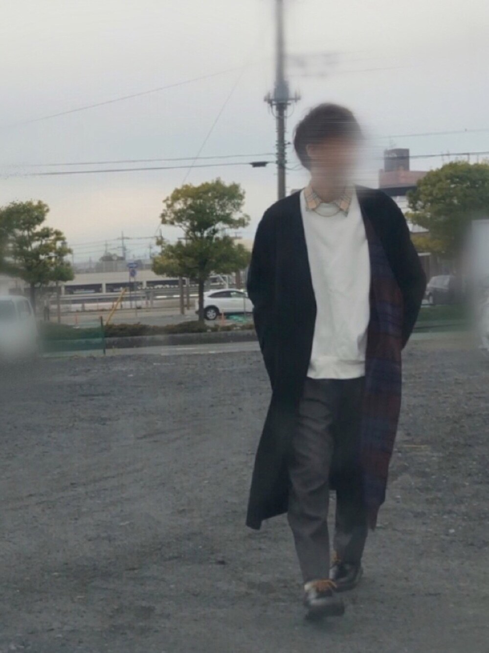 「チェック、冬コーデ、ノーカラーコート、burberry、年末WEAR感謝祭、モノトーン、リバーシブルコート」｜「BEAMSのアイテム（スウェット、ホワイト系）」を使った、Takúhõ∞さん（メンズ・179cm）の冬コーディネートの1枚目の写真
